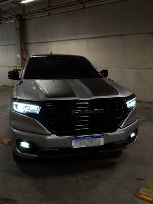 RAM RAMPAGE 2.0 HURRICANE 4 TURBO GASOLINA R/T 4X4 AUTOMÁTICO